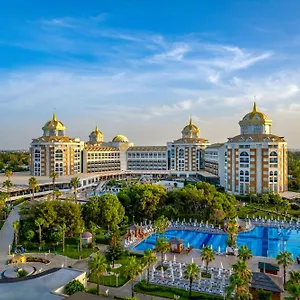 Üdülőközpont Delphin Be Grand *****